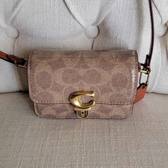 Coach Studio 12 Signature Canvas - Picture 8 of 14